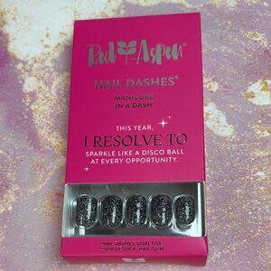 Red Aspen Nail Dashes - Nayeli’s New Year’s Resolution